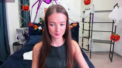Snapshot of lorasunny chatting on October 26, 2025, 1:33 am Ur sensual Lora online show from October 26, 2025, 1:33 am