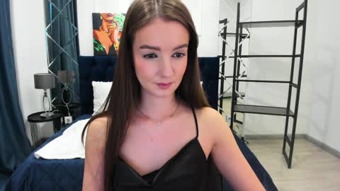 Ur sensual Lora online show from May 11, 2026, 7:47 am