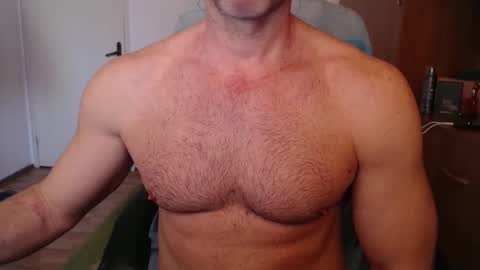 Snapshot of lordofyourdesires chatting on January 5, 2025, 6:35 am  A online show from January 5, 2025, 6:35 am