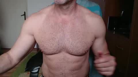 Snapshot of lordofyourdesires chatting on October 28, 2025, 6:39 am  A online show from October 28, 2025, 6:39 am