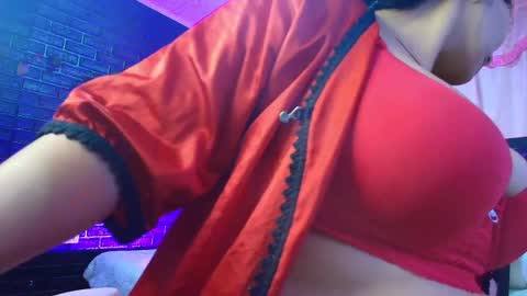 Loren online show from February 23, 2025, 8:55 pm