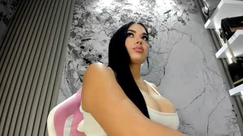 Doll Queen online show from February 2, 2026, 10:47 am