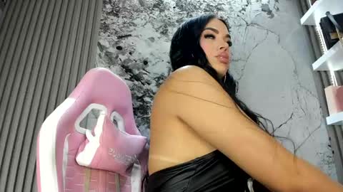 Doll Queen online show from May 6, 2026, 11:04 am