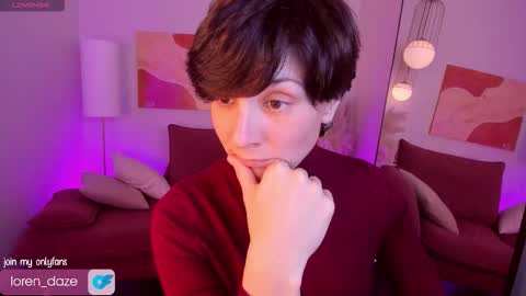 Snapshot of loren_daze chatting on November 6, 2025, 2:18 pm Loren online show from November 6, 2025, 2:18 pm