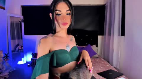 lesly lorena online show from January 31, 2025, 9:59 am