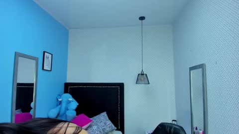 lorenadavies online show from February 7, 2025, 12:39 pm