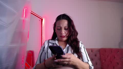 Lorena online show from February 4, 2025, 1:23 am