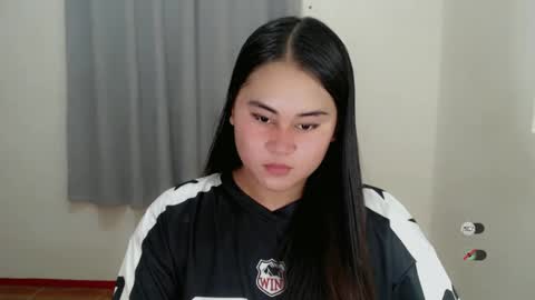 Snapshot of lorenpage_love chatting on December 15, 2024, 6:29 am LOREN online show from December 15, 2024, 6:29 am