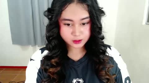 Snapshot of lorenpage_love chatting on March 2, 2025, 6:48 am LOREN online show from March 2, 2025, 6:48 am