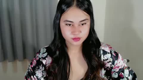 Snapshot of lorenpage_love chatting on March 12, 2025, 6:18 am LOREN online show from March 12, 2025, 6:18 am