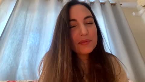 lorenrutty online show from November 20, 2025, 7:19 am