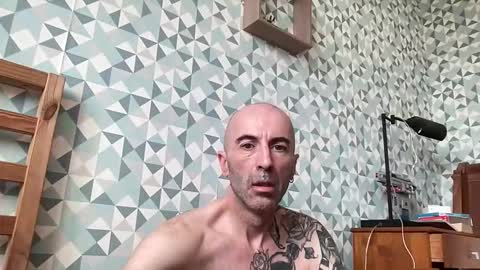 lorenzo44300 online show from February 20, 2026, 4:07 pm