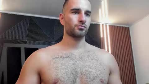 Snapshot of lorenzo_walker_ chatting on September 16, 2025, 5:14 pm  L O R E N Z O  Thumbs Up help  online show from September 16, 2025, 5:14 pm