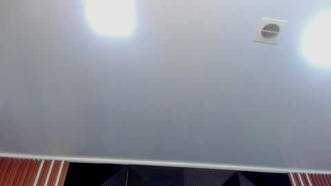 Snapshot of lorenzo_walker_ chatting on October 18, 2025, 5:14 pm  L O R E N Z O  Thumbs Up help  online show from October 18, 2025, 5:14 pm