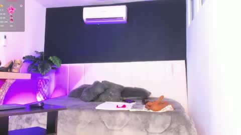 lorena online show from May 4, 2026, 6:37 pm