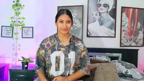 loretahorny online show from February 25, 2026, 3:10 pm