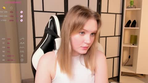 Snapshot of lorettacarnley chatting on February 2, 2025, 1:45 am Alice online show from February 2, 2025, 1:45 am