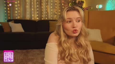 Snapshot of lorettacarnley chatting on October 15, 2025, 7:19 am Alice online show from October 15, 2025, 7:19 am