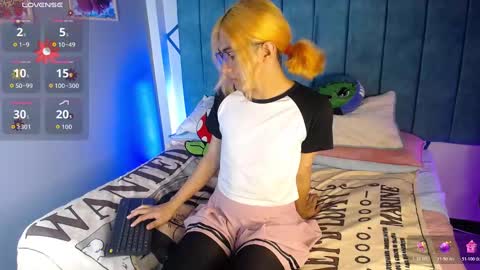 LorettMatthew online show from October 23, 2025, 5:51 am