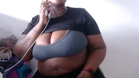 loretybighot online show from December 6, 2024, 8:18 pm