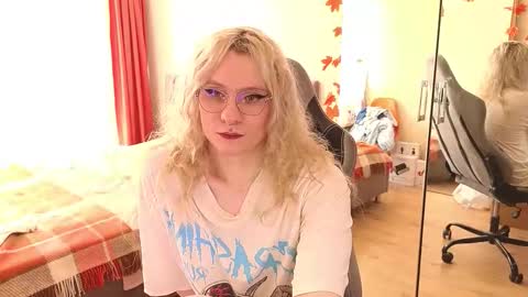 Snapshot of lori_myaf chatting on October 2, 2025, 1:40 pm Lori ----------------------------------- online show from October 2, 2025, 1:40 pm