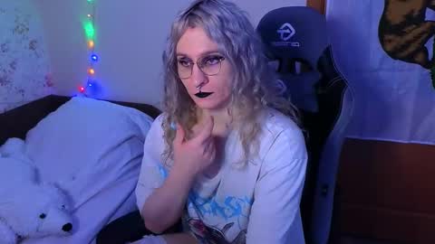 Lori -----------------------------------    online show from January 15, 2026, 2:10 pm