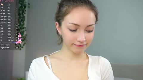 Naomi online show from November 11, 2025, 2:00 am