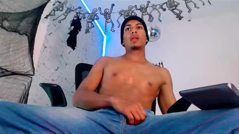 Snapshot of lorian_vikel chatting on October 4, 2025, 10:30 pm Lorian Vikel online show from October 4, 2025, 10:30 pm