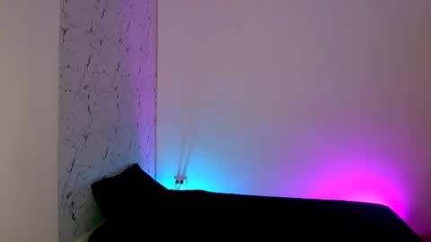 Lorian Vikel  online show from March 20, 2026, 12:04 am