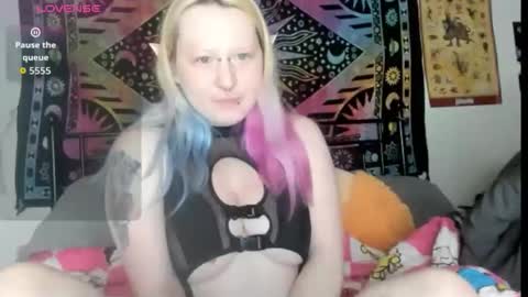 Snapshot of loricritter2 chatting on April 13, 2026, 10:32 am Lori Critter online show from April 13, 2026, 10:32 am