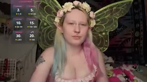 Snapshot of loricritter2 chatting on May 1, 2026, 1:10 am Lori Critter online show from May 1, 2026, 1:10 am