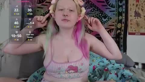 Snapshot of loricritter2 chatting on May 7, 2026, 8:03 pm Lori Critter online show from May 7, 2026, 8:03 pm