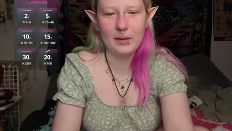 Snapshot of loricritter2 chatting on May 9, 2026, 1:22 am Lori Critter online show from May 9, 2026, 1:22 am