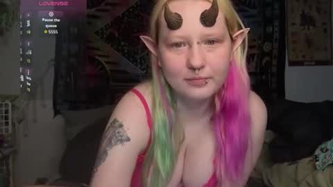 Snapshot of loricritter2 chatting on May 10, 2026, 10:20 am Lori Critter online show from May 10, 2026, 10:20 am