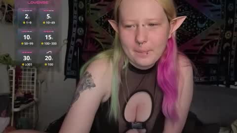 Snapshot of loricritter2 chatting on May 13, 2026, 10:34 am Lori Critter online show from May 13, 2026, 10:34 am