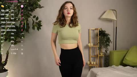 Lina online show from December 14, 2025, 7:29 pm