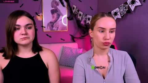 Lora for u online show from October 26, 2025, 8:04 pm