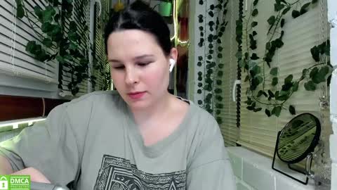 Snapshot of lost_charming chatting on December 11, 2024, 11:10 pm Alisa My darlings online show from December 11, 2024, 11:10 pm