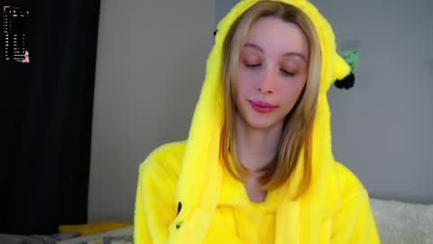 Jess online show from May 13, 2026, 3:04 am