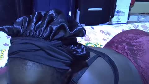 lotty_lavilla online show from December 20, 2025, 8:43 am