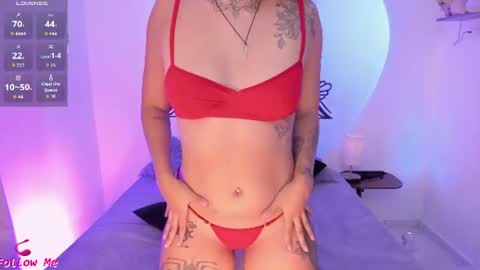 Snapshot of louanebouroff chatting on June 19, 2026, 11:47 am Laura Help me to get 50 thumbs up online show from June 19, 2026, 11:47 am