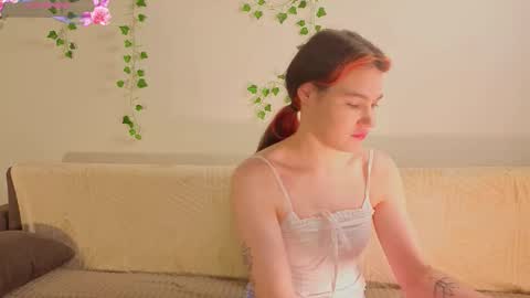 Snapshot of louannbisignano chatting on September 28, 2025, 6:13 pm Riley online show from September 28, 2025, 6:13 pm