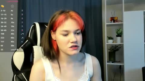 Snapshot of louannbisignano chatting on October 22, 2025, 7:02 pm Riley online show from October 22, 2025, 7:02 pm