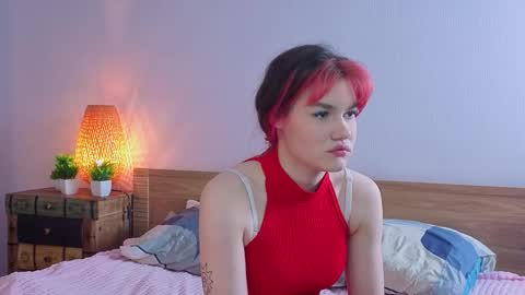 Snapshot of louannbisignano chatting on October 26, 2025, 8:04 pm Riley online show from October 26, 2025, 8:04 pm