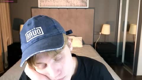 louie_evans online show from November 4, 2025, 9:03 pm