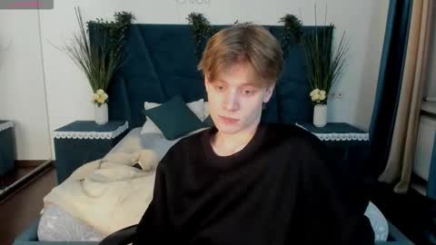 louie_evans online show from December 18, 2025, 8:59 pm