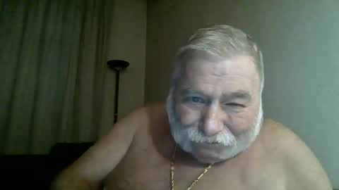 louis_chokdee online show from December 7, 2024, 4:03 pm