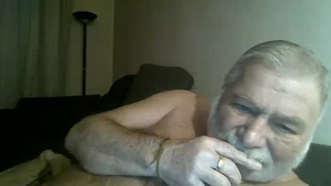 louis_chokdee online show from December 8, 2024, 4:07 pm