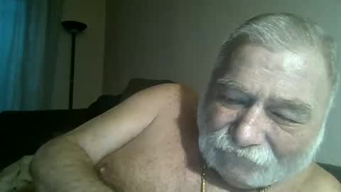 louis_chokdee online show from December 11, 2024, 3:37 pm