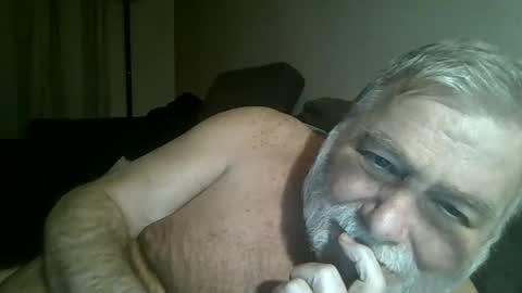 louis_chokdee online show from January 8, 2025, 5:05 pm